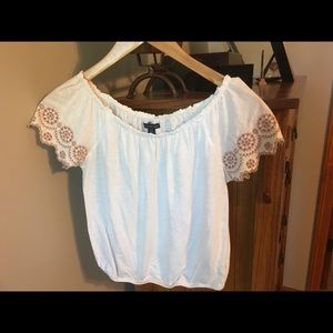 White off-the shoulder tee